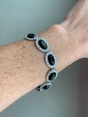 Monet Black Faux Onyx Rhinestone Bracelet Silver Tone 8” Vintage Link Statement